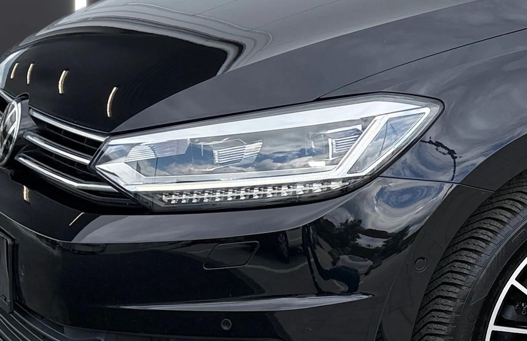Zunanja slika - VW Touran - 2.0 TDI BMT Highline DSG-7sedežev-Panorama-Masaža - 5