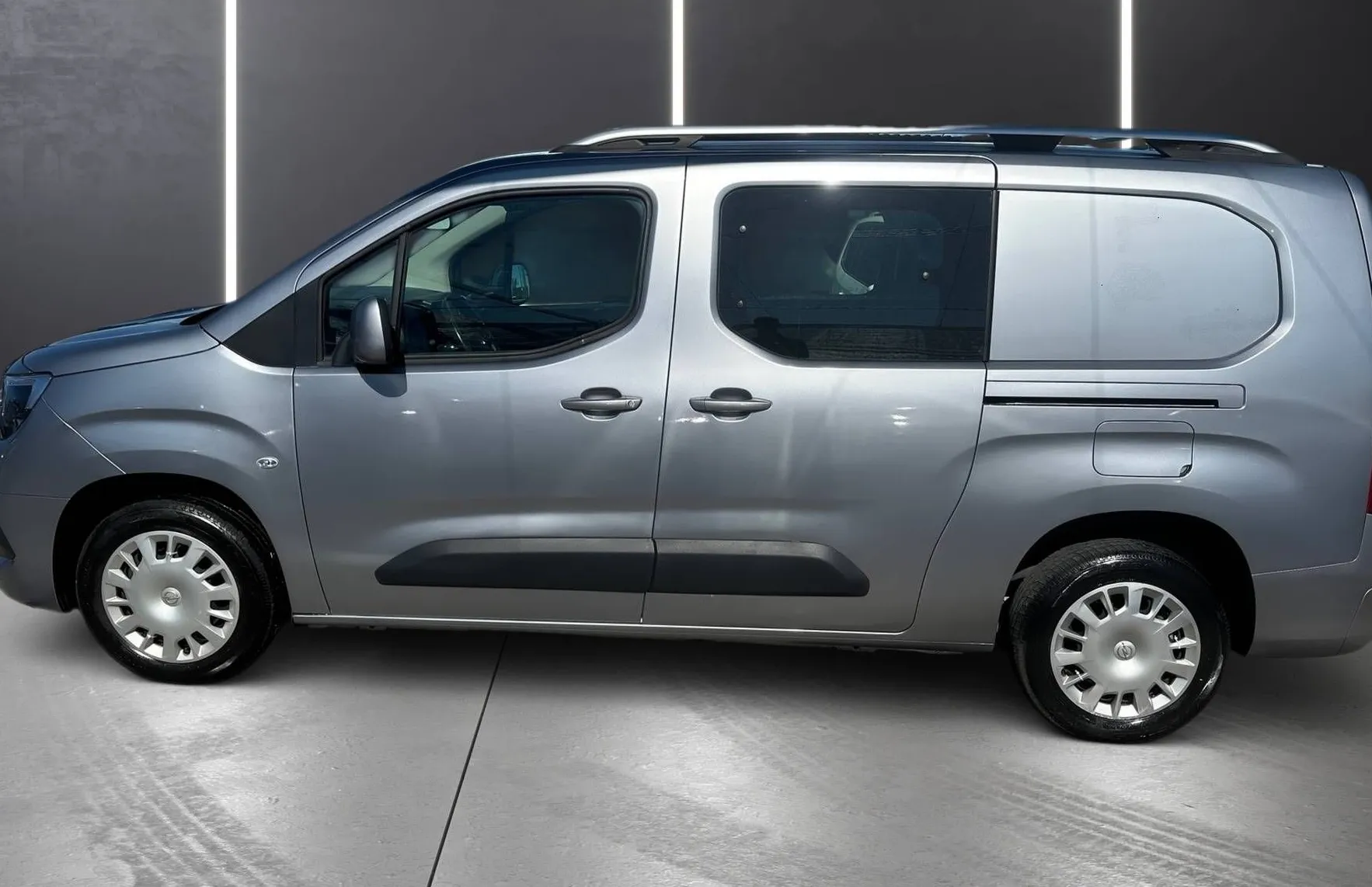 Zunanja slika - Opel Combo - CARGO 1.5 SLOVENSKI 1.LASTNIK TEMP PDC LINE ASIST. - 4