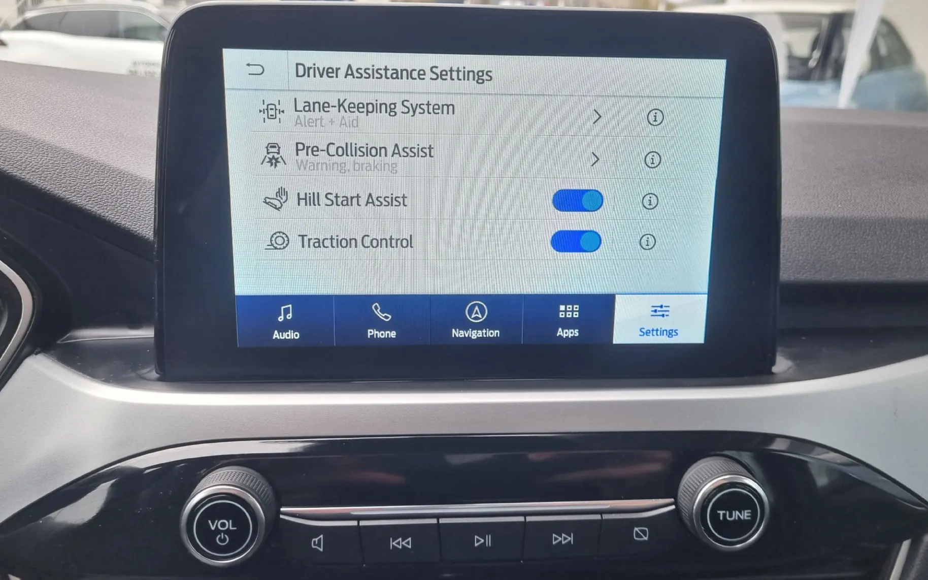 Zunanja slika - Ford Kuga - 1.5 EcoBoost - SAMO 27.891KM - NAVI-DAB-PDC-TEMP. - 19