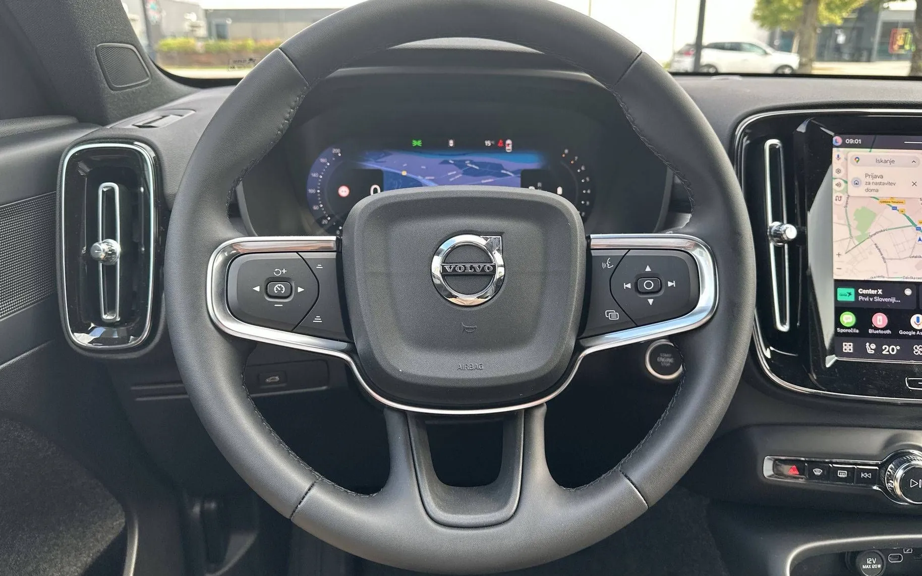 Notranja slika - Volvo XC40 - B3P Core Avt. - 14
