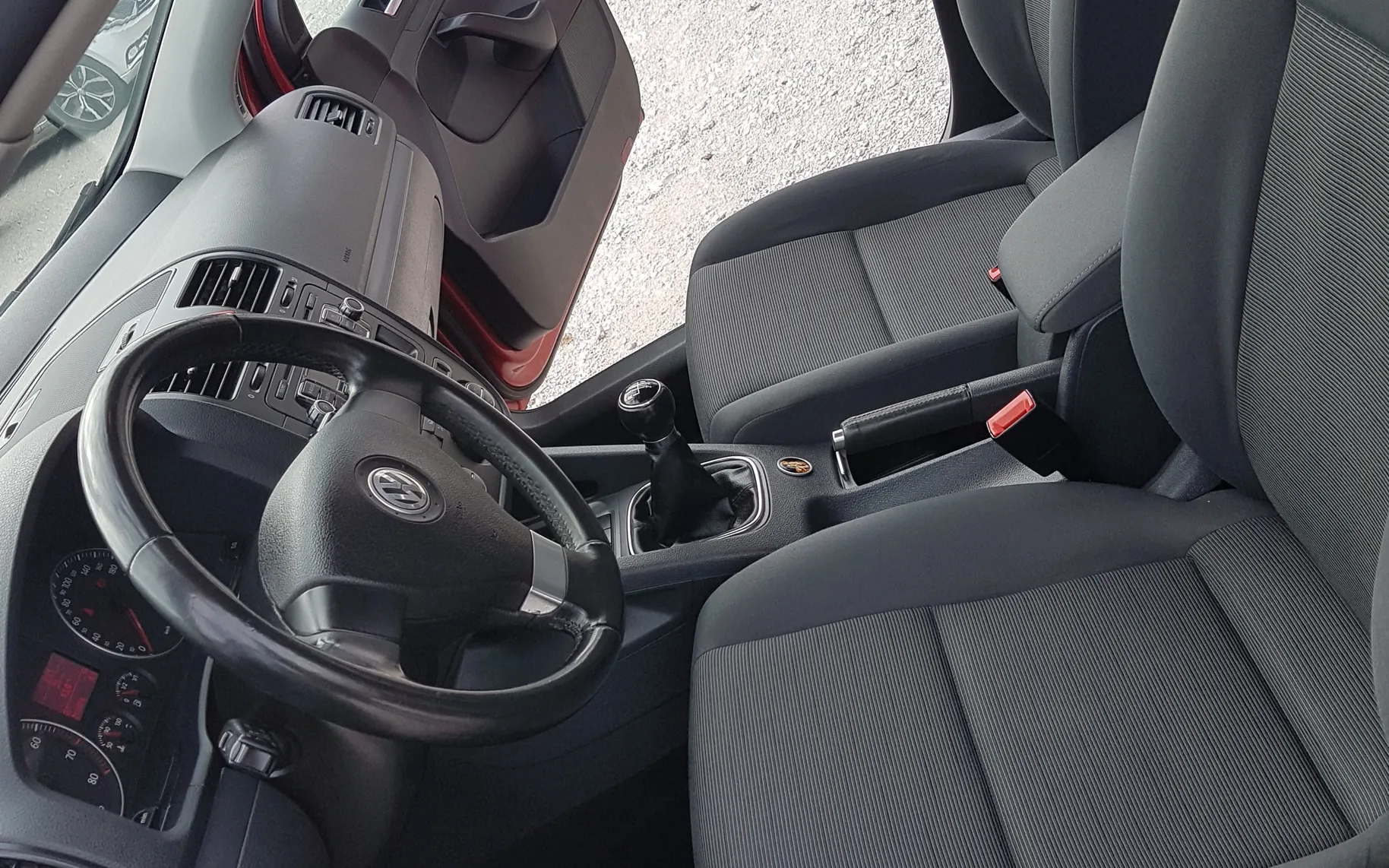 Zunanja slika - Volkswagen Golf - Edition 1.6 - SLO - 1. LASTNIK - 16