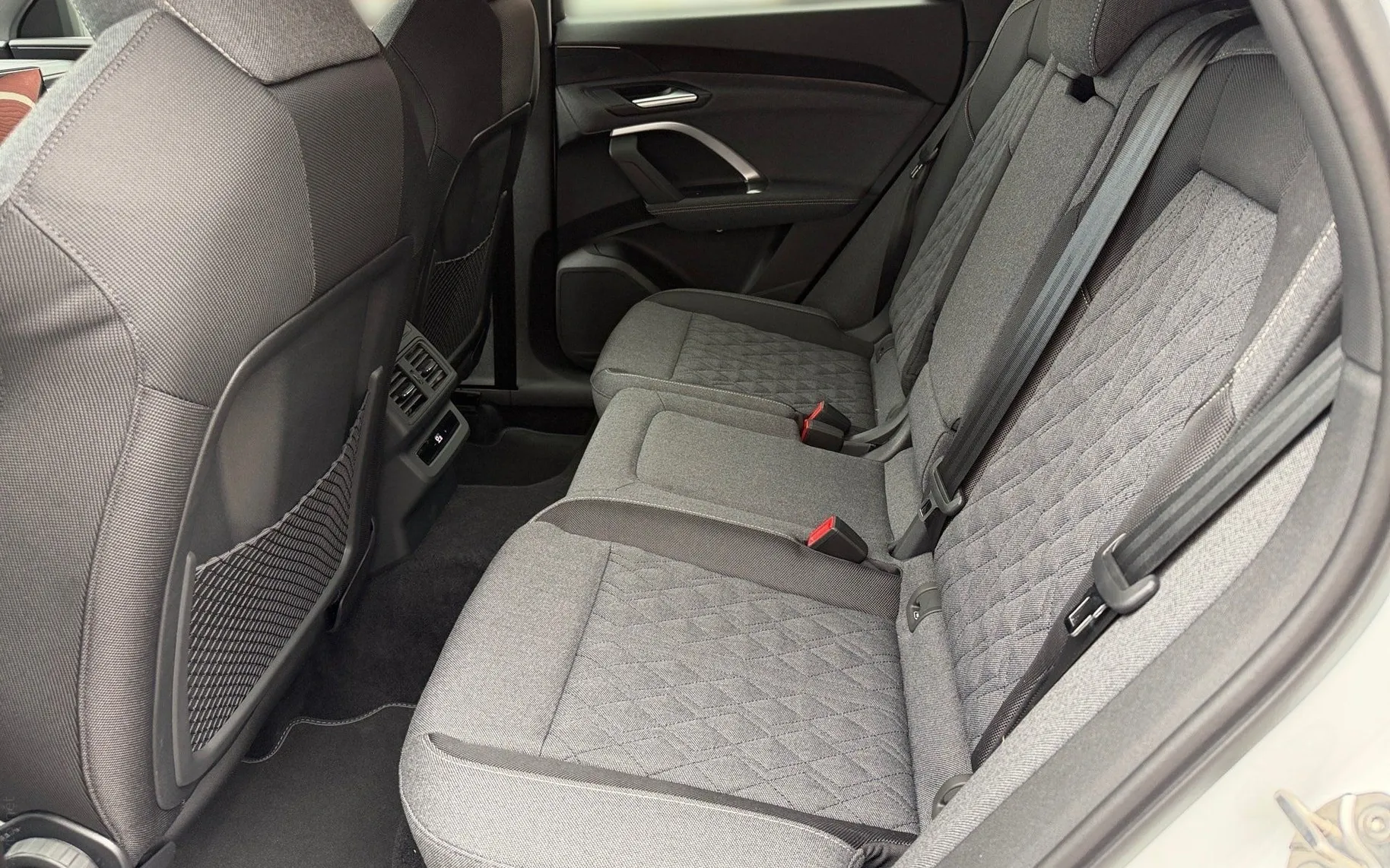 Notranja slika - Audi Q5 - TDI quattro 150 kW - 11