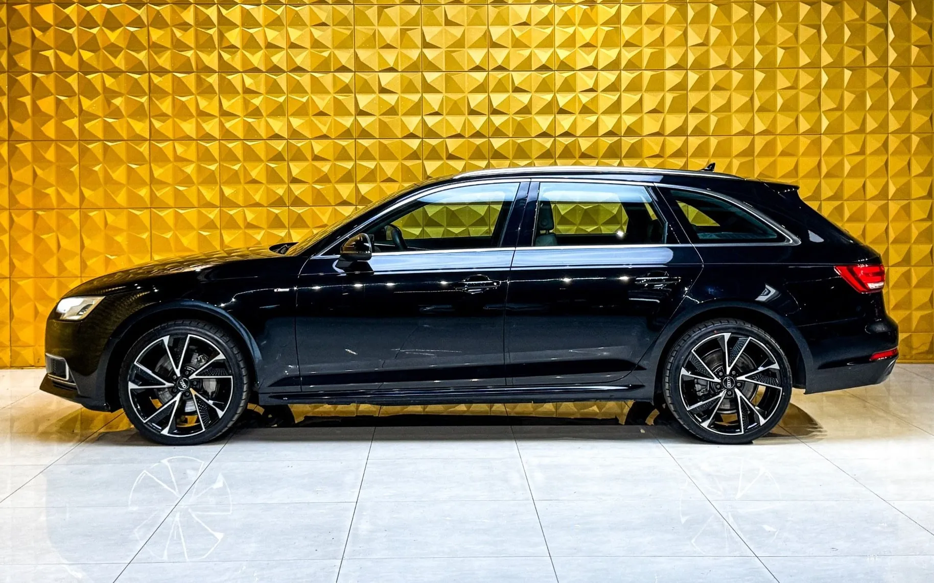 Zunanja slika - Audi A4 Avant - 2.0 TDI AUT. S Line-HLAJENJE-RADAR TEMP.-NAVI - 6