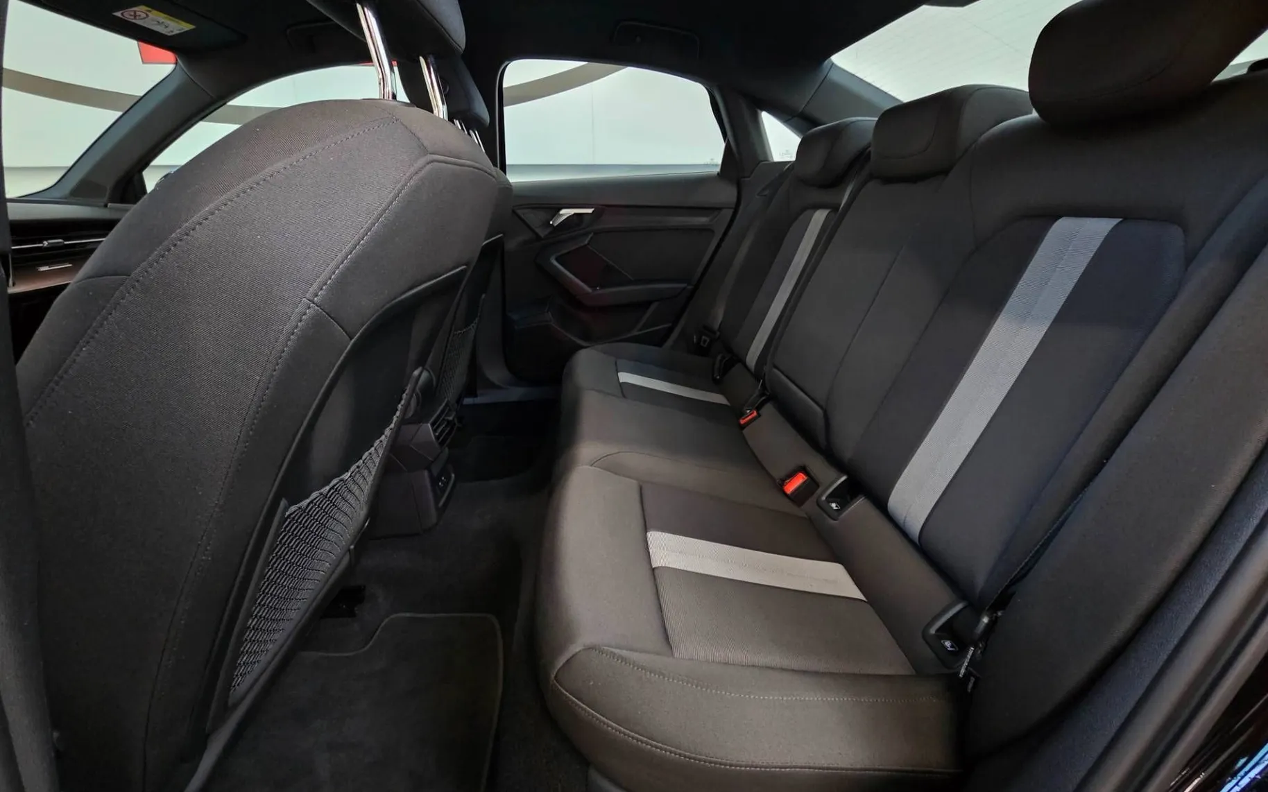 Notranja slika - Audi A3 - Limuzina 35 TDI S line S tronic - 9