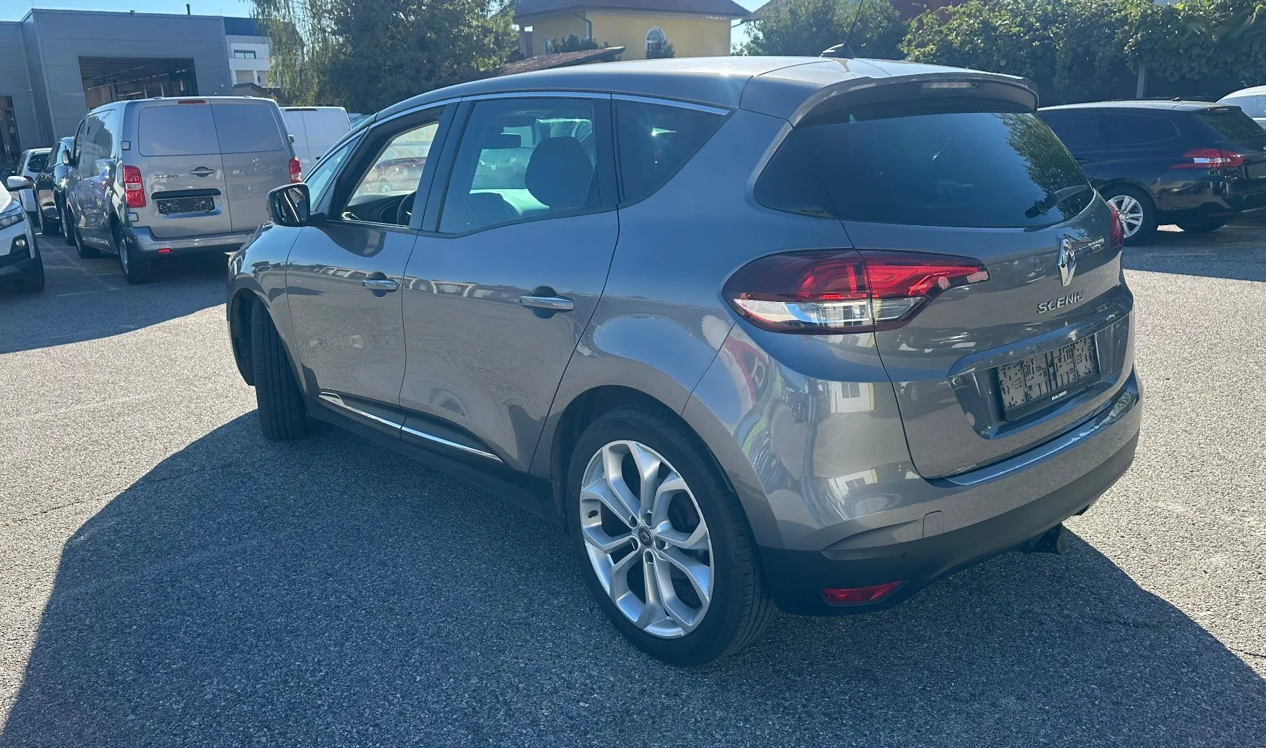Zunanja slika - Renault Scénic - 1.7 DCI.88 KW NAVI.KLJUKA.VSI SERVISI.. - 2
