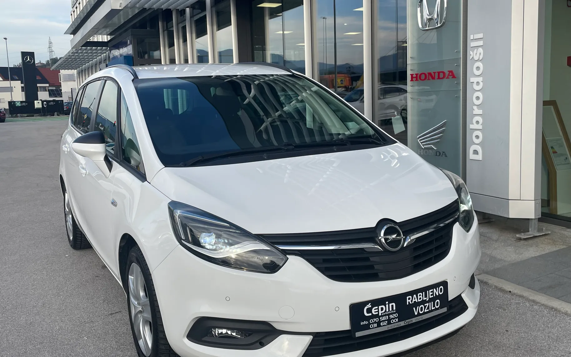 Zunanja slika - Opel Zafira - 1.6-CDTI-INNOVATION-LED-KLJUKA-TOP - 2