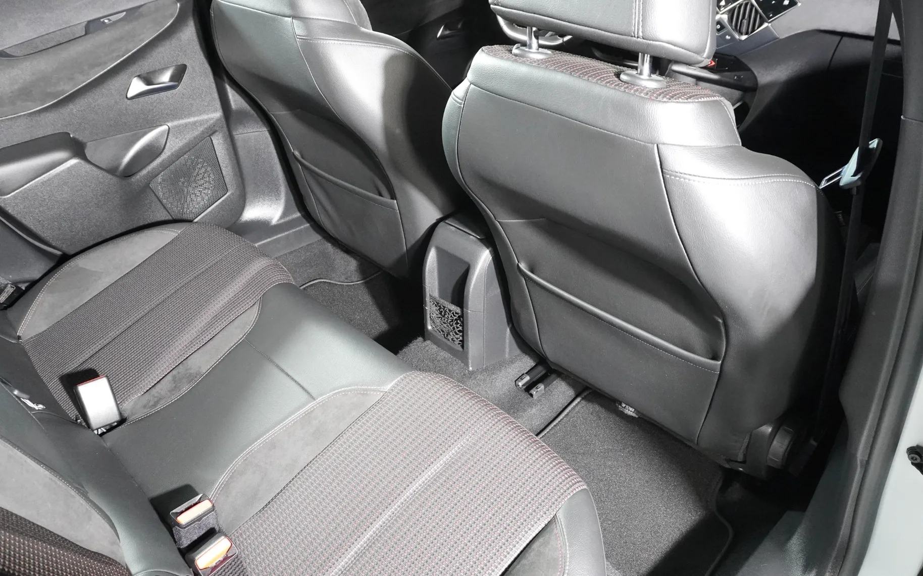 Zunanja slika - DS DS 3 - Crossback  Crossback 1,2L PureTech 100 BVM6 PERFORMANCE - 17