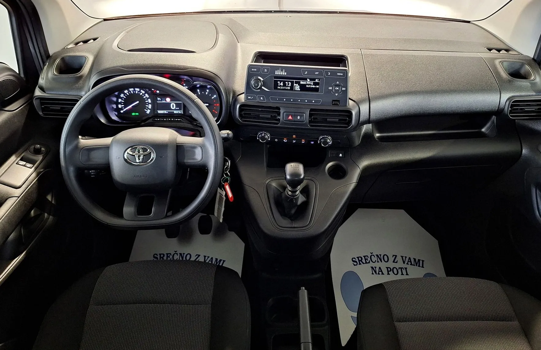 Zunanja slika - Toyota Proace - City Verso 1.2 Combi Compact MT 6 - 13