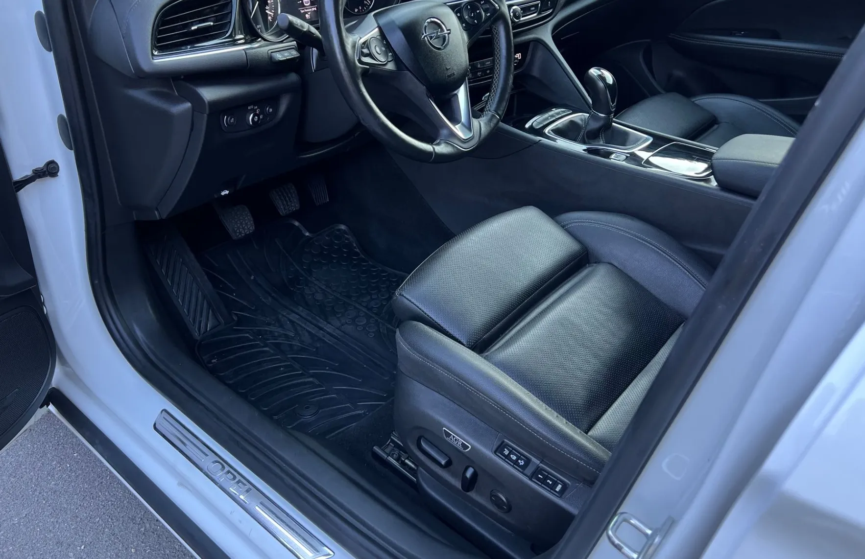 Zunanja slika - Opel Insignia - 2.0 CDTi max oprema slo vozilo znana zgodovina - 9