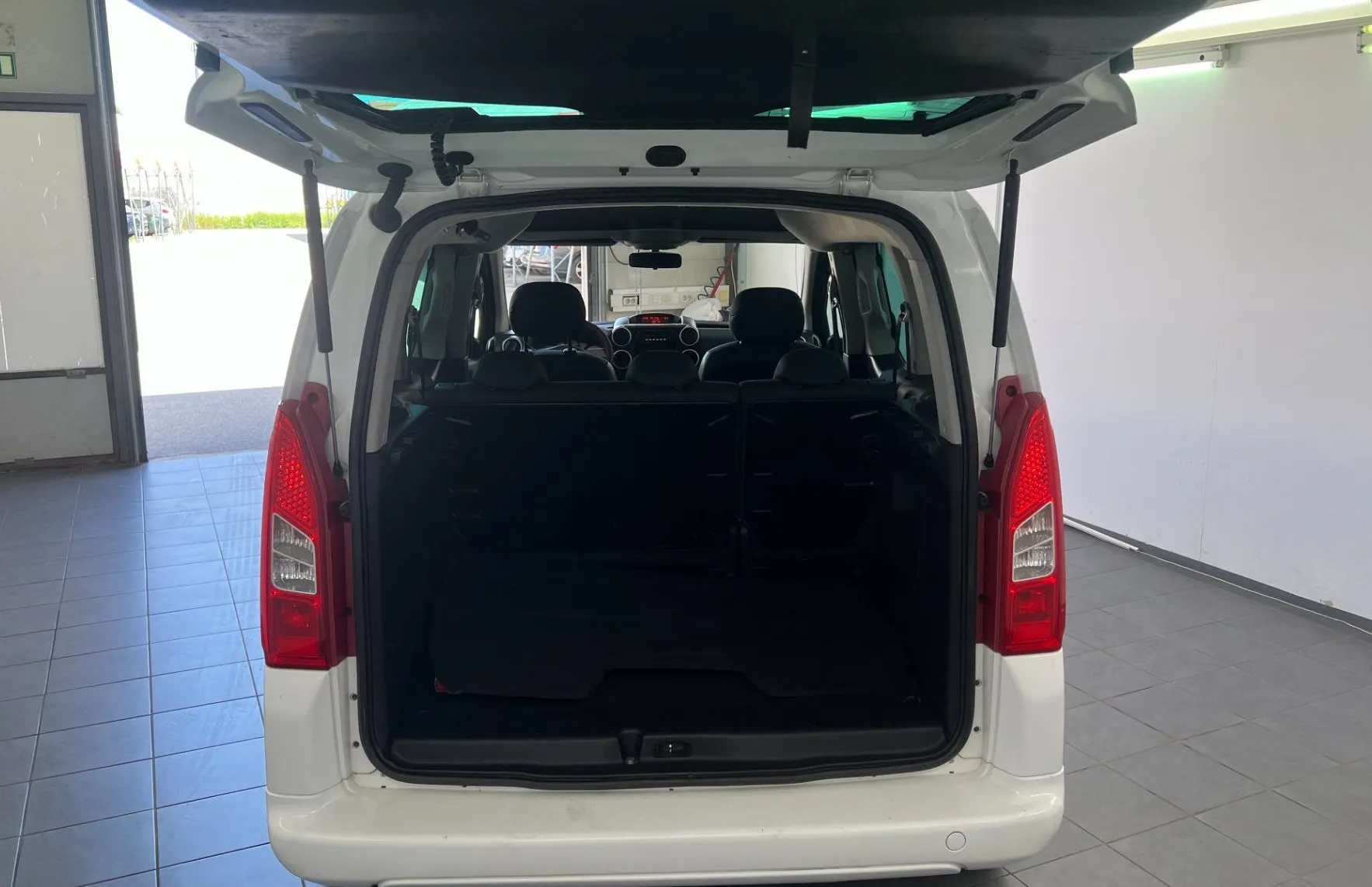 Zunanja slika - Peugeot Partner - Tepee 1.6 HDi FAP Family - 7
