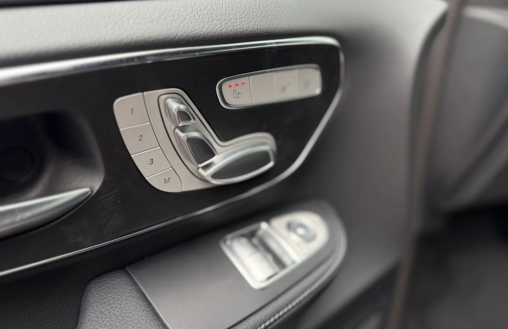Zunanja slika - Mercedes-Benz V-Razred - V 300 d 4MATIC Avantgarde dolgi - 16