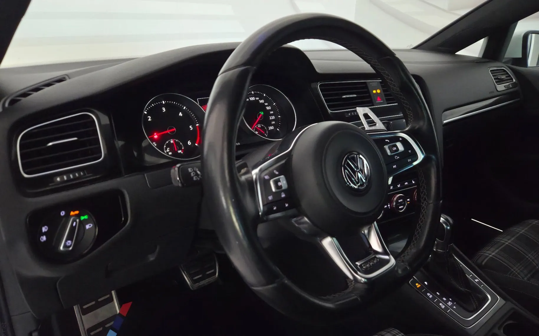 Notranja slika - VW Golf - Variant 2,0 GTD BMT DSG - 17
