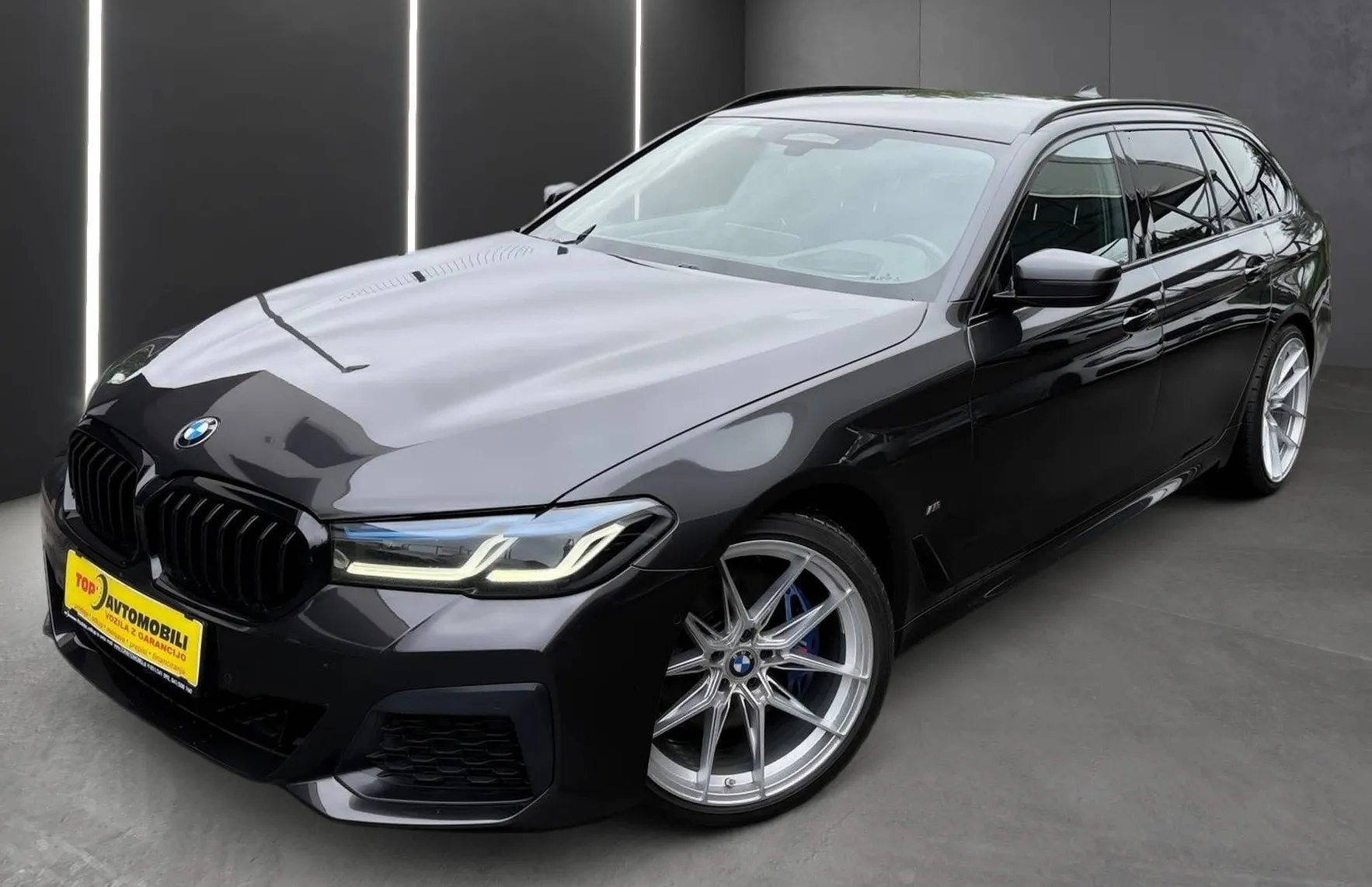 Zunanja slika - BMW Serija 5 - Touring: 520d M PAKET LASER HEAD-UP ADAPTIVNO KAMERA MEM - 2