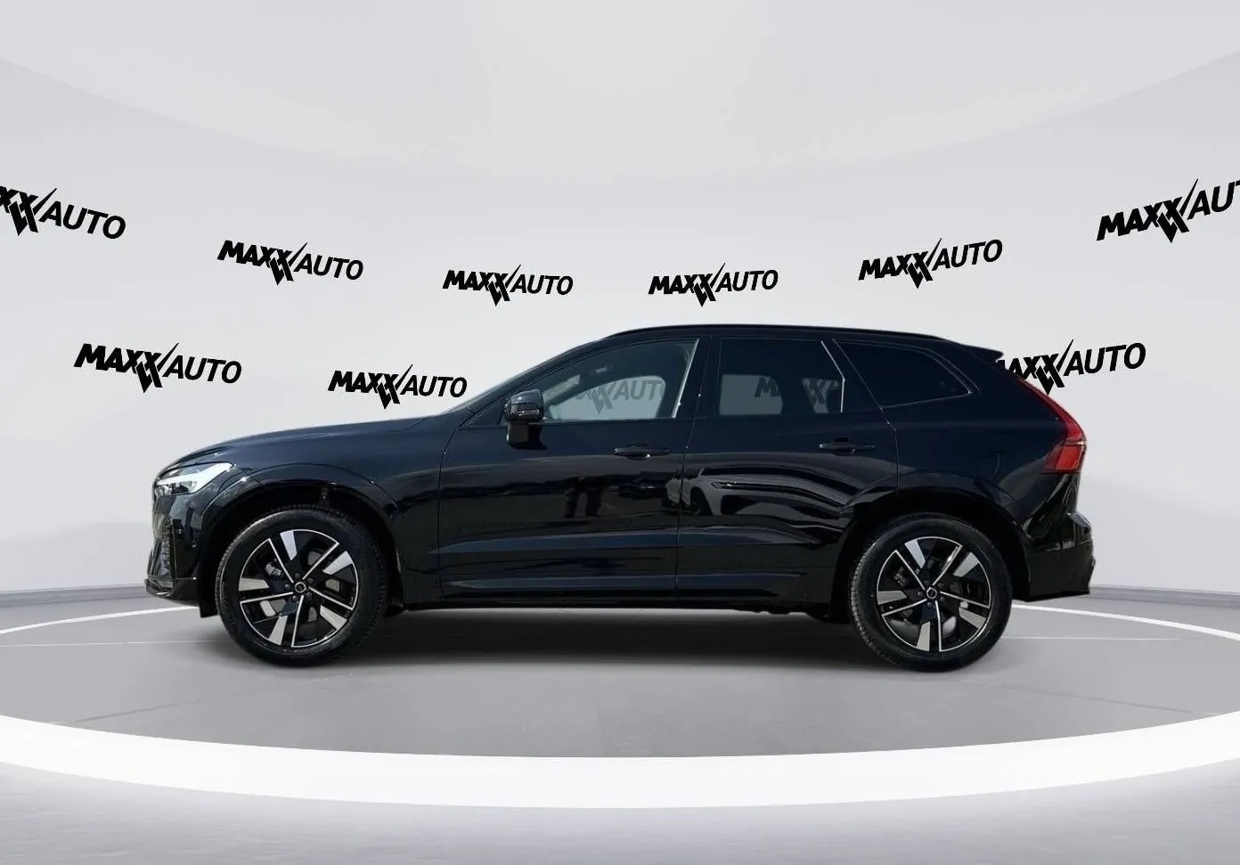 Notranja slika - Volvo XC60 - B5 P AWD Plus Dark Avt - 8
