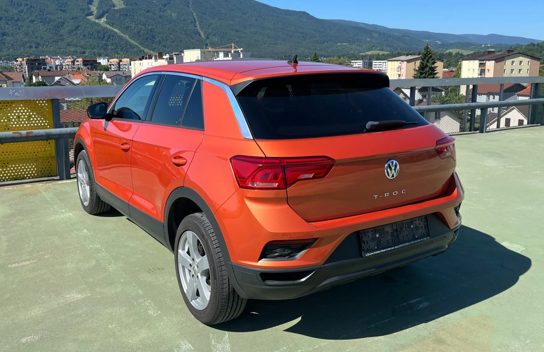 Zunanja slika - Volkswagen T-Roc - 1.6 TDI BMT 2X PDC. NAVI. SAMO 88.645 KM. - 7