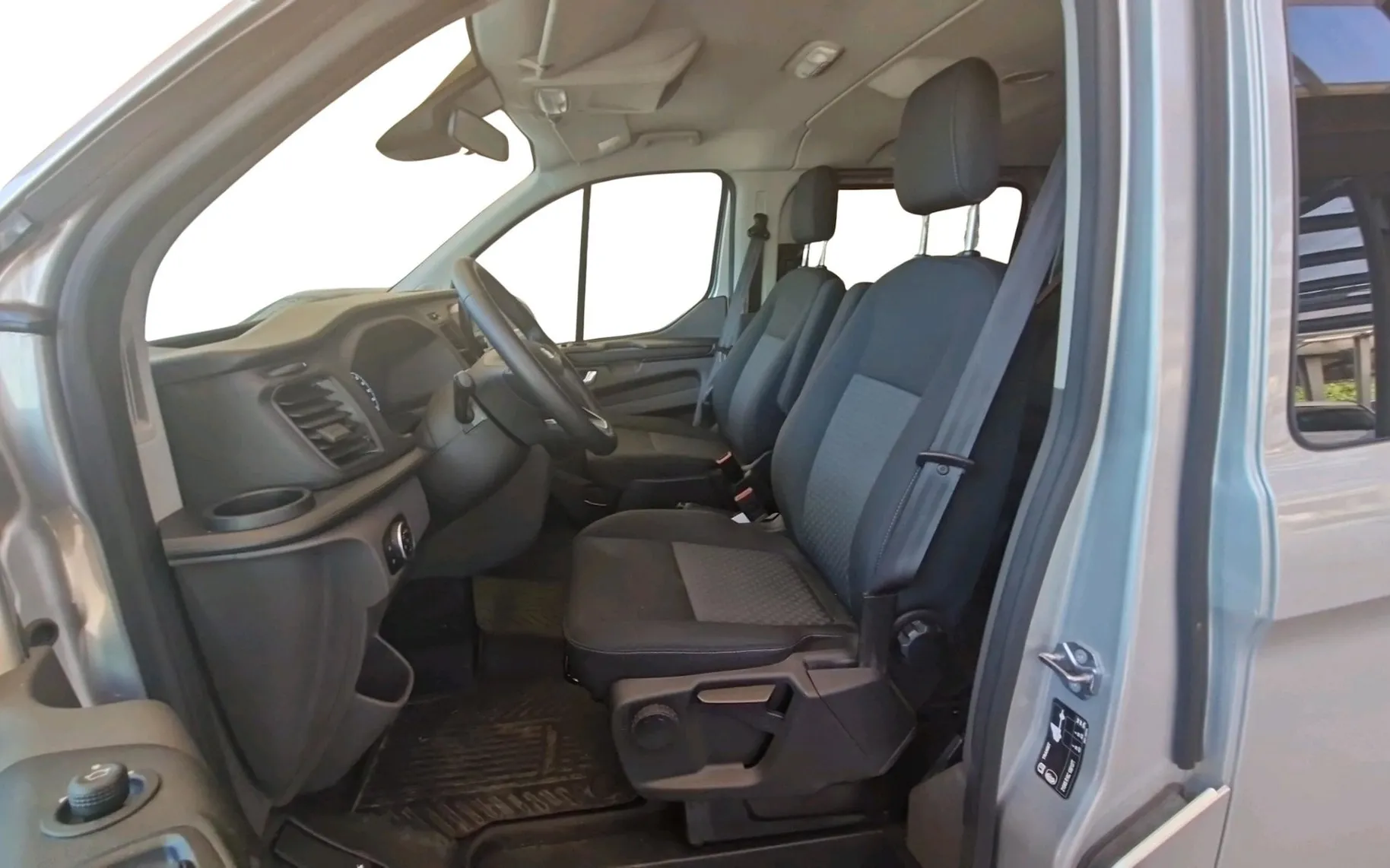 Zunanja slika - Ford Transit Custom - KOMBI TREND 2.0 TDCi 110 kW L2H1 7+1 - SLO-JAMSTVO - 5