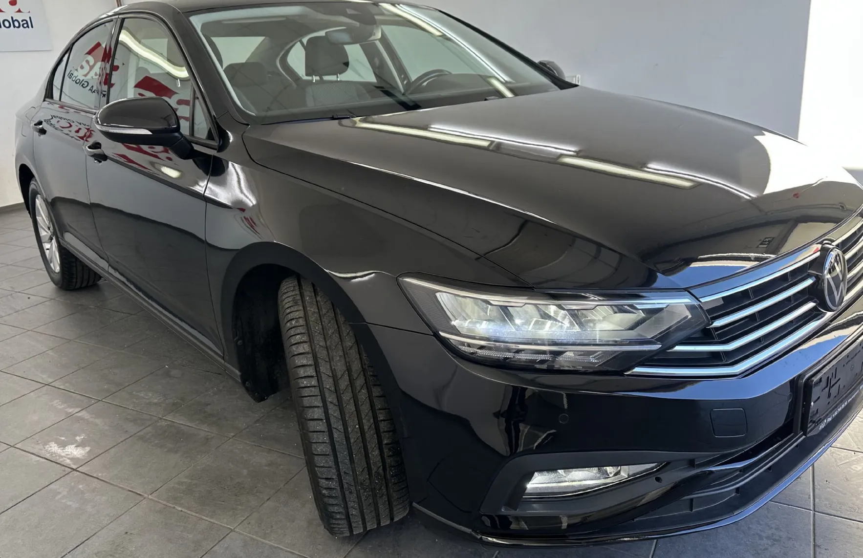 Zunanja slika - Volkswagen Passat - 2.0 TDI 110kW.LED.LIMUZINA.SAMO 120.000 KM - 2