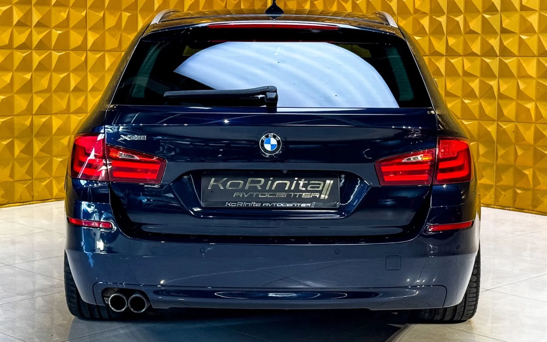 Notranja slika - BMW serija 5 Touring: - 530d xDrive AUT.-HLAJENJE-MEMORY-SENCNIKI - 9