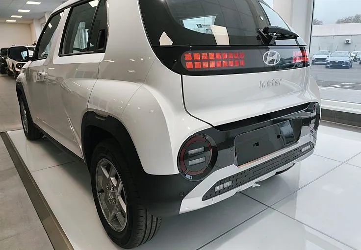 Zunanja slika - Hyundai Inster - 42 KWH TREND-GRETJE SEDEŽEV-APPLE-DAB-KAMERA-VIDEO - 4