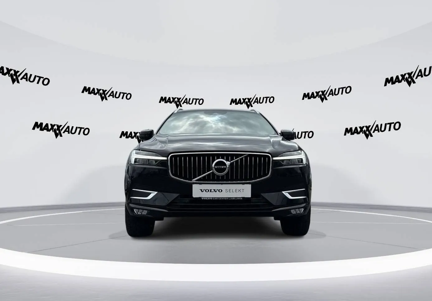 Zunanja slika - Volvo XC60 - B4D AWD AUT Momentum Pro - 2