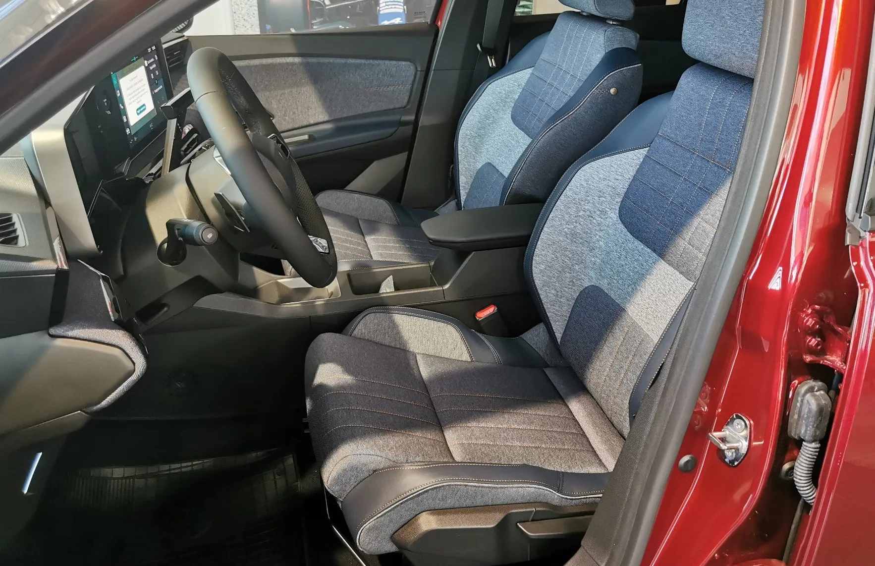Zunanja slika - Renault 4 E-tech - Techno 150 Comfort Range - 7