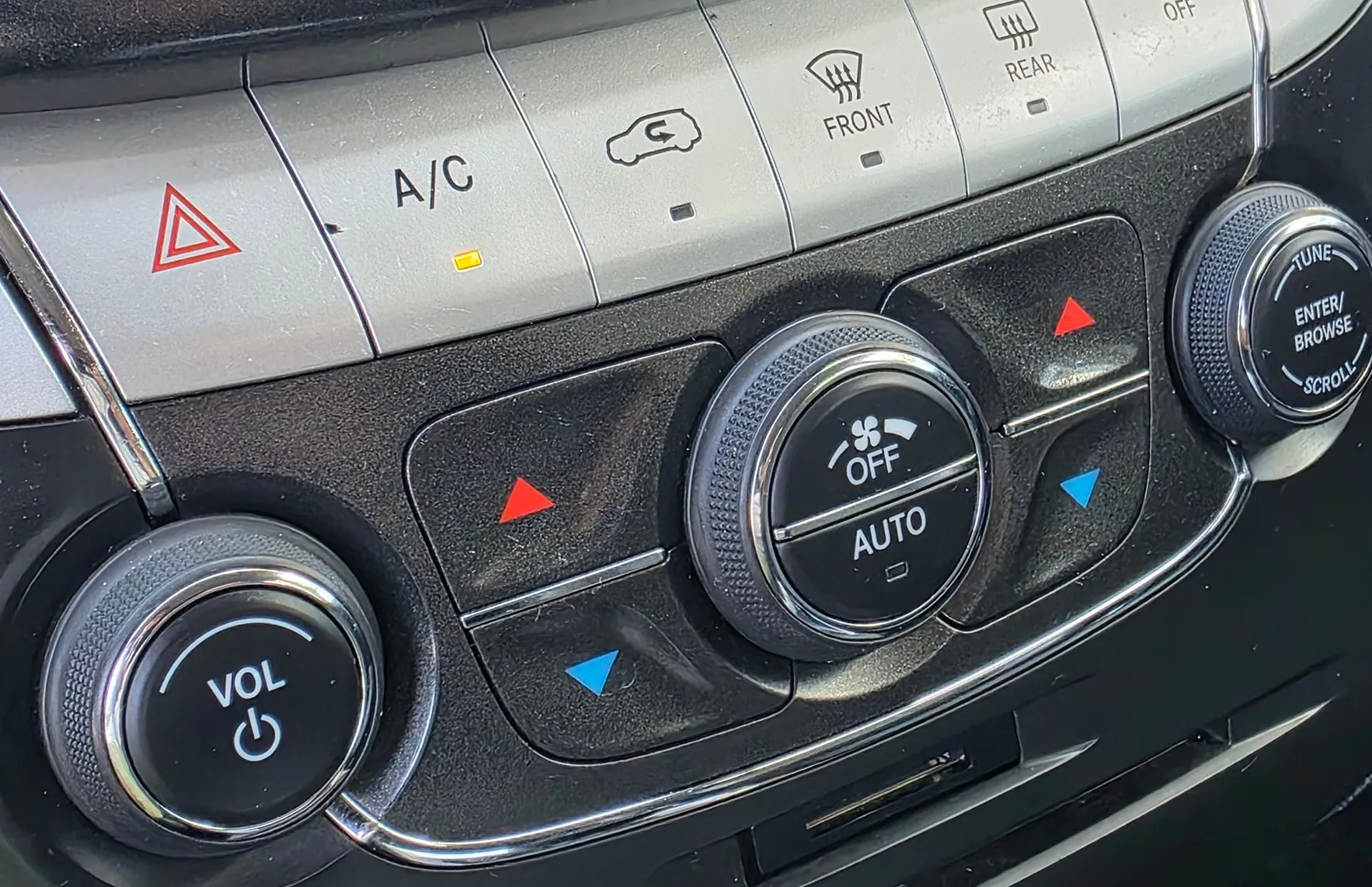 Zunanja slika - Fiat Freemont - 4x4 2.0 MULTIJET AVT. ALU PLATIŠČA-NAVI-USNJE - 17