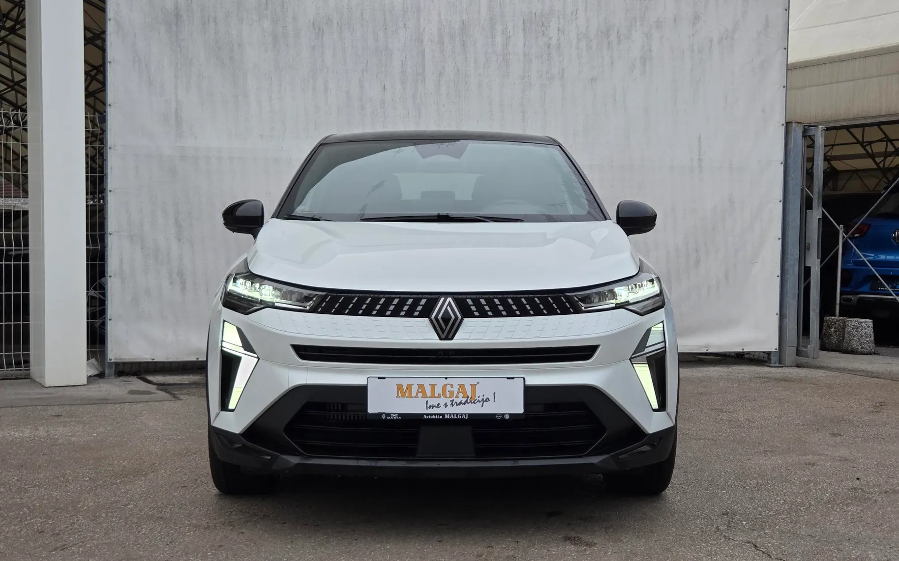 Zunanja slika - Renault Captur - Techno TCe140 Avtomatik+Navi Park+Zimske gume - 2