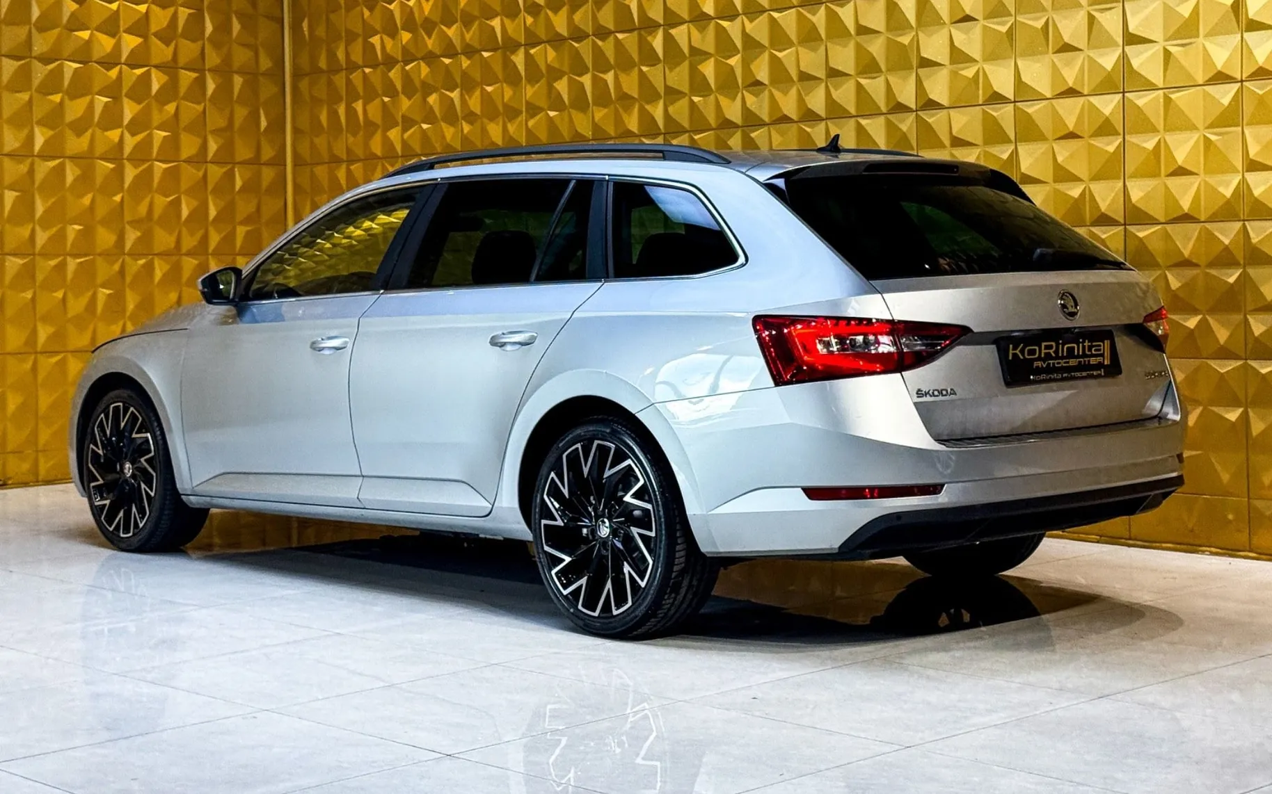 Notranja slika - Škoda Superb - 1.6 TDI KAMERA-NAVI-MULTIFUNKCIJA - 7
