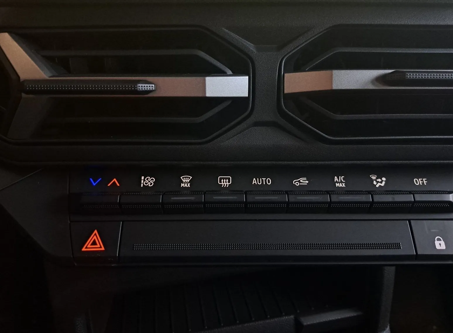 Zunanja slika - Dacia Duster - mild hybrid 130 4x4 Journey - 7