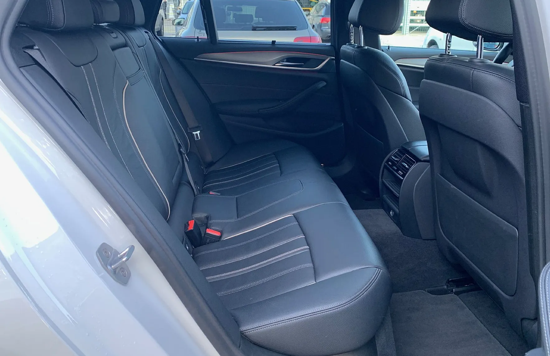 Zunanja slika - BMW Serija 5 - Touring: 520d xDrive  Avt.NEPOZABNO DOŽIVETJE - 13