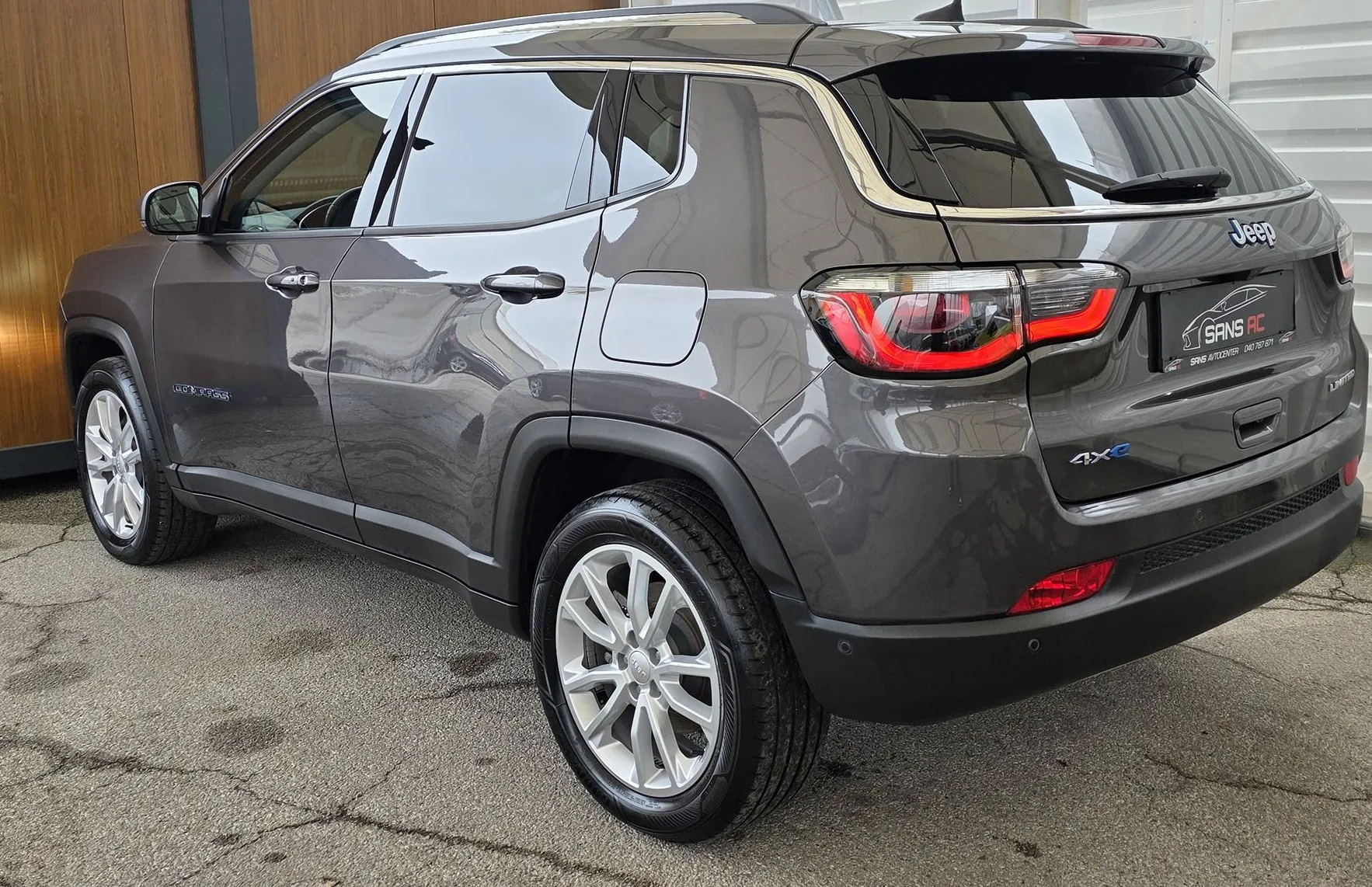 Zunanja slika - Jeep Compass - 1.3 GST PHEV eAWD Limited - ALPINE - LED - RADAR.. - 3