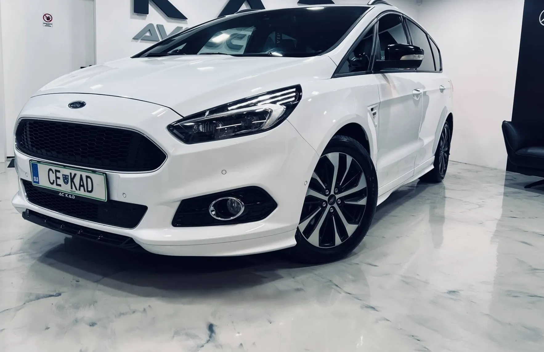 Zunanja slika - Ford S-MAX - 2.0 11OkW FWD ST-Line-KAMERA-GRETJE SED VOL... - 1
