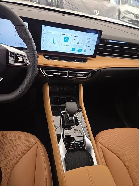 Zunanja slika - MG HS - 1.5T GDI Hybrid+ Luxury + ZIMSKE PNEVMATIKE - 17