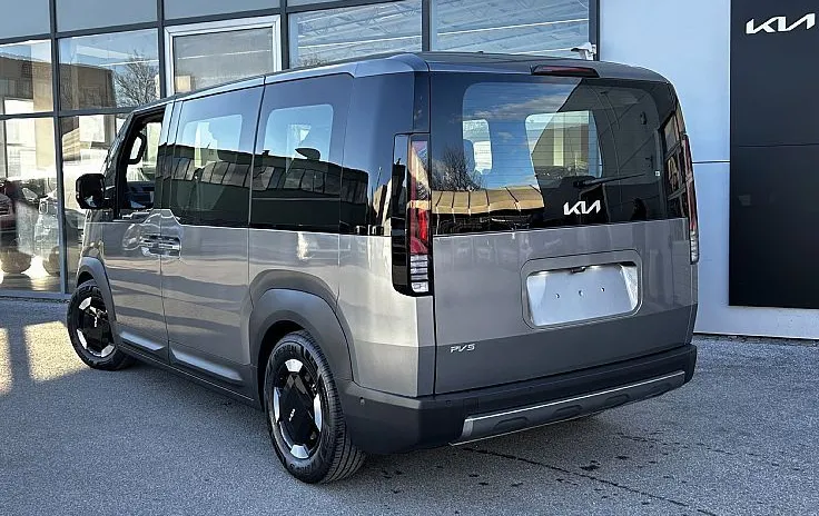Zunanja slika - KIA PV5 - 71.2 kWh baterija 120 kW 163 KS  Quantum - 7