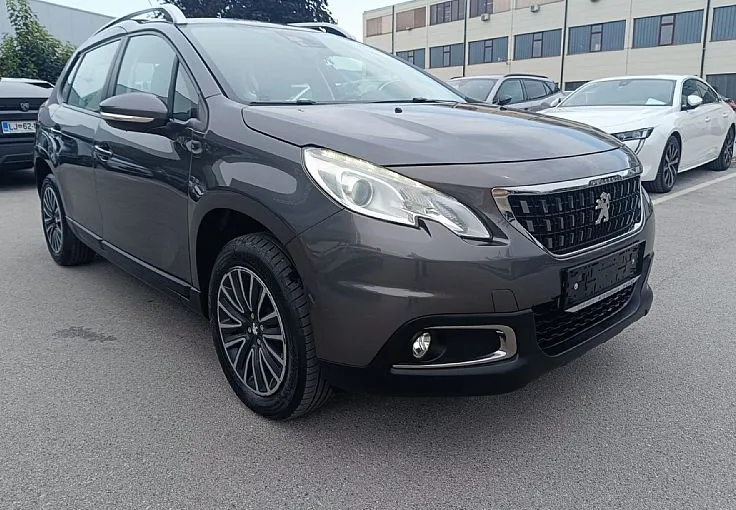 Zunanja slika - Peugeot 2008 - 1.2 PureTech 110 S S Active-1.LASTNIK-77661 KM - 2