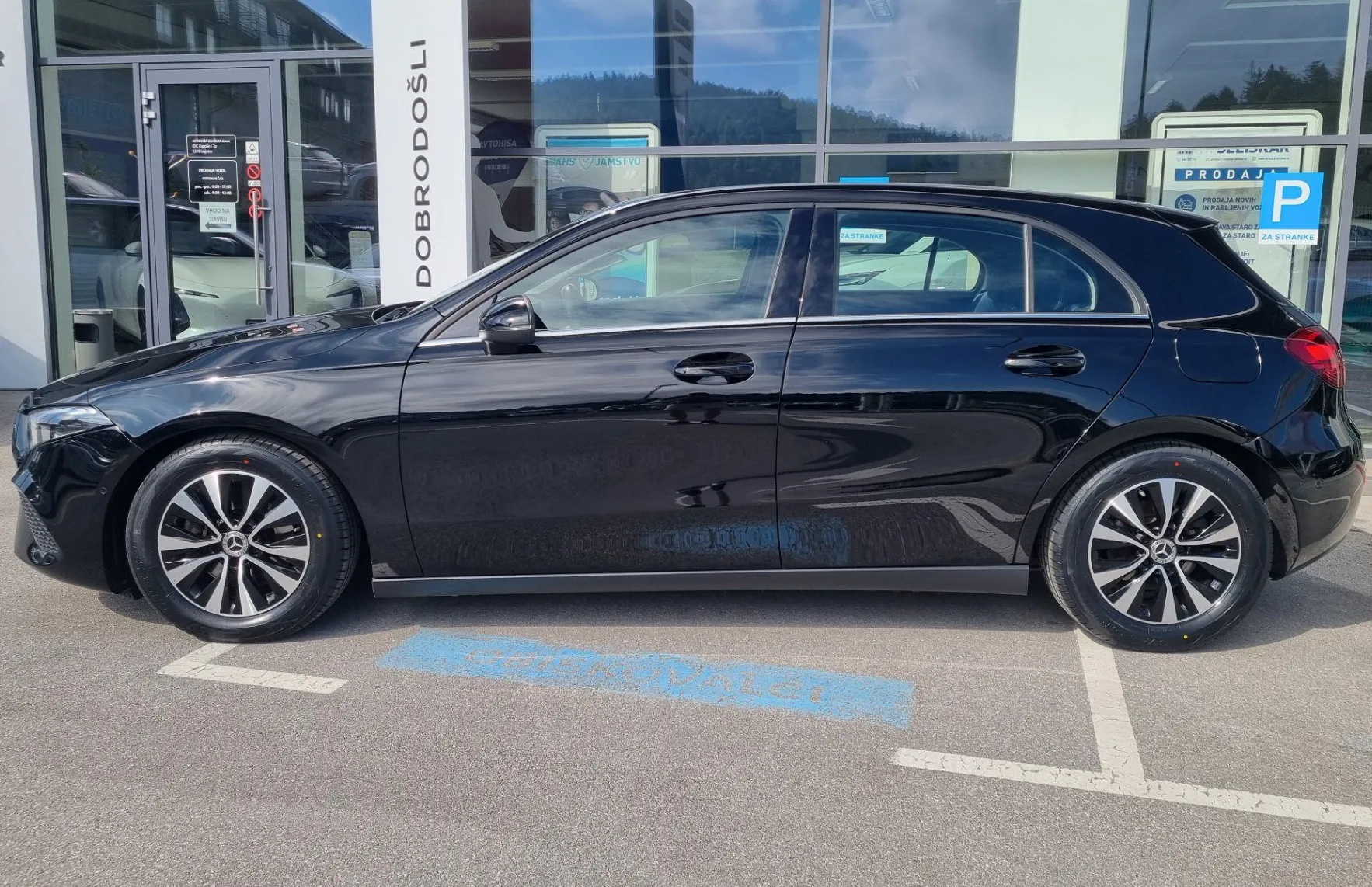 Zunanja slika - Mercedes-Benz A-Razred - A180 MHEV - AVTOMATIK-DAB-KAMERA-NAVIGACIJA - 5
