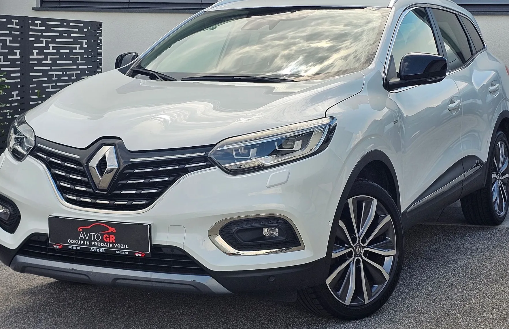 Zunanja slika - Renault Kadjar - TCe 140 Limited- SLO-1. LAST.-Le 129.000km-Perla b - 1