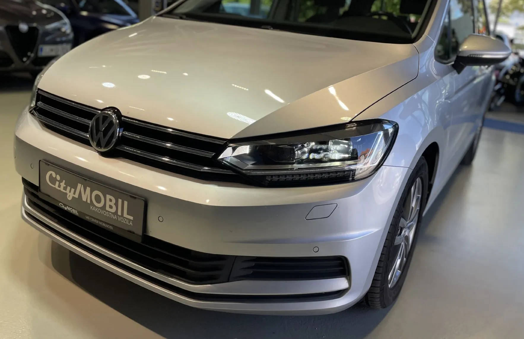 Zunanja slika - VW Touran - PANORAMA-NAVIGACIJA-ALCANTARA-GRETJE-DSG-ALU-LED - 7