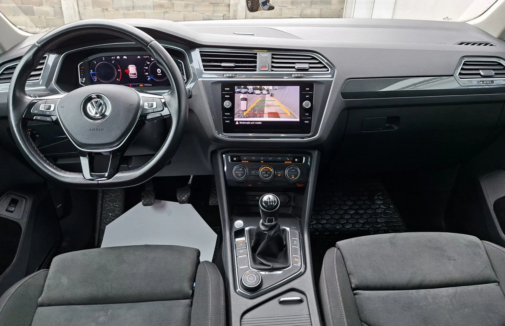 Zunanja slika - Volkswagen Tiguan - 4motion 2.0 TDI R-Line Edition - 11