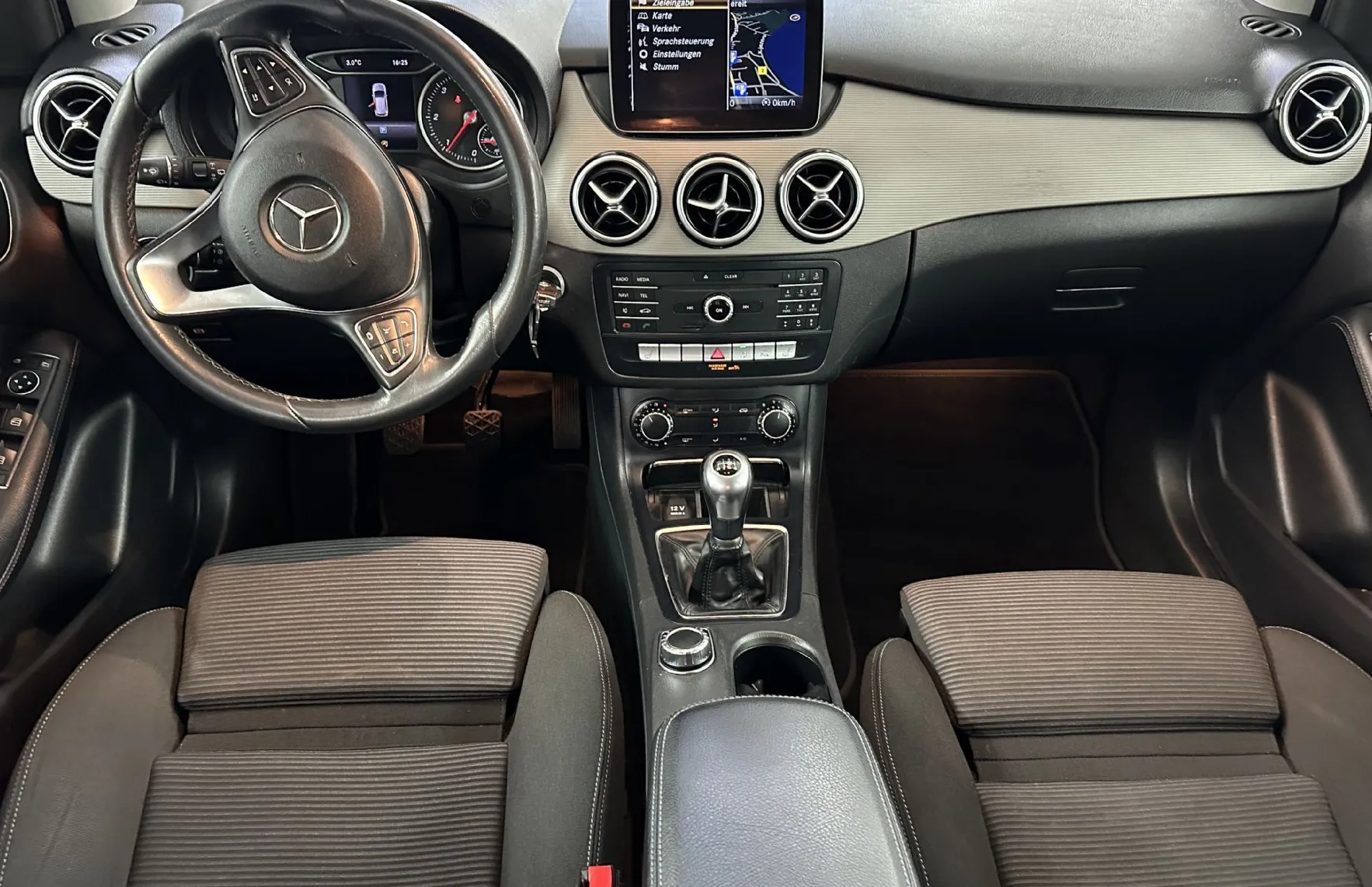 Zunanja slika - Mercedes-Benz B-Razred - B 180 d..NEMŠKI.NAVI.80 KW.SAMO 120.000 KM.DIZEL - 5