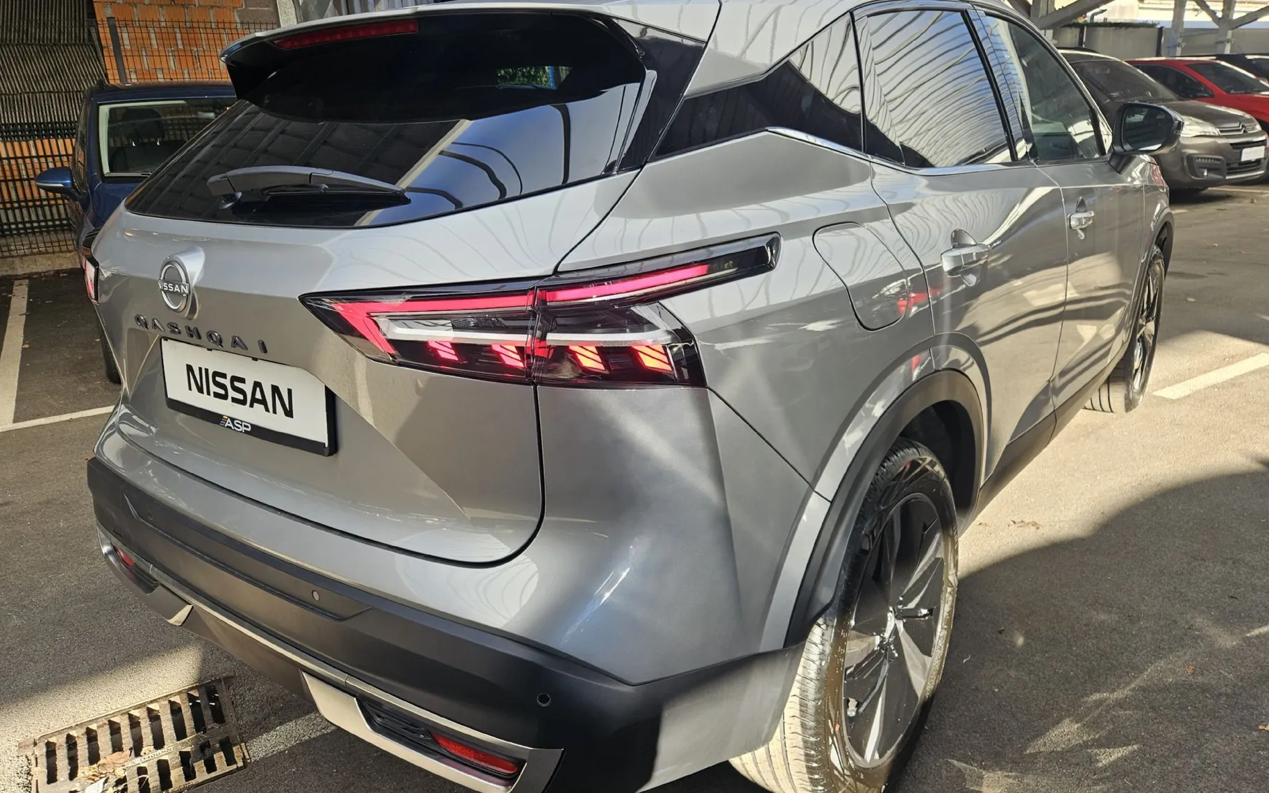 Zunanja slika - Nissan Qashqai - 1.3 DIG-T Mild Hyb.158 2WD X-Tron.TEKNA - 4