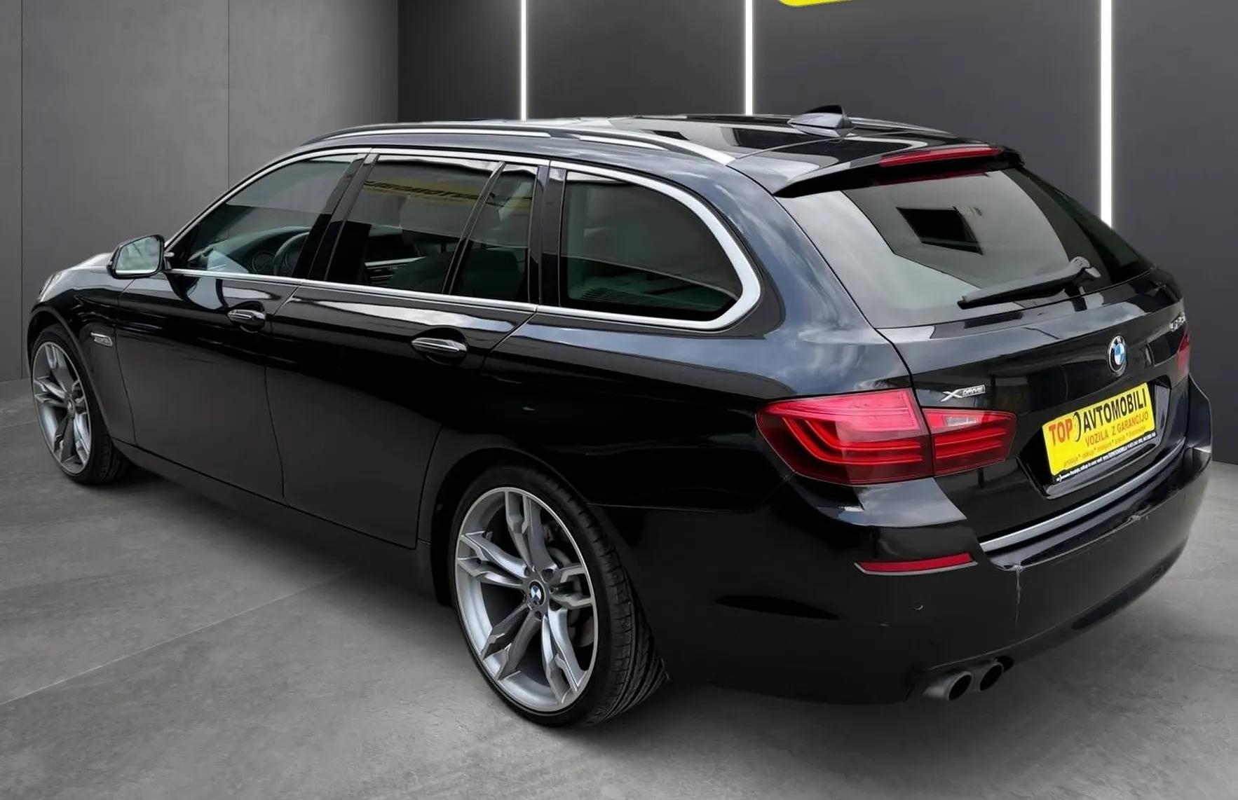 Zunanja slika - BMW Serija 5 - Touring: 525d xDrive BI-XENON ACC NAVI PDC PANO KAM TOP - 5