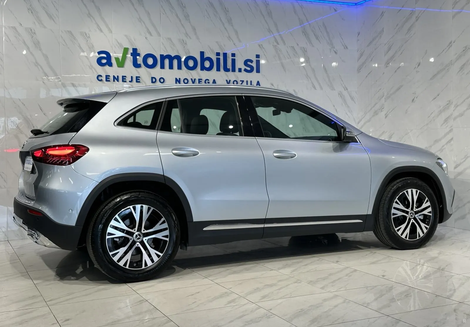Zunanja slika - Mercedes-Benz GLA-Razred - 180 d Progressive Avt. |360Kamera|LineAss|Gretje|. - 6