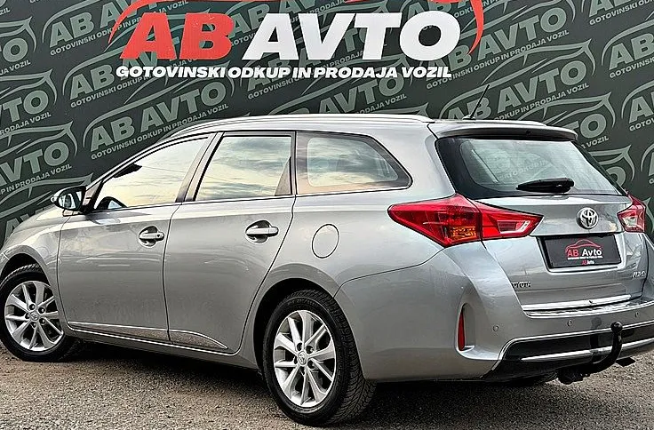 Zunanja slika - Toyota Auris - 1.6 TS+97KW+SLO+ALU+XENON+PRIKLOP+BREZ POLOGA+TOP - 7