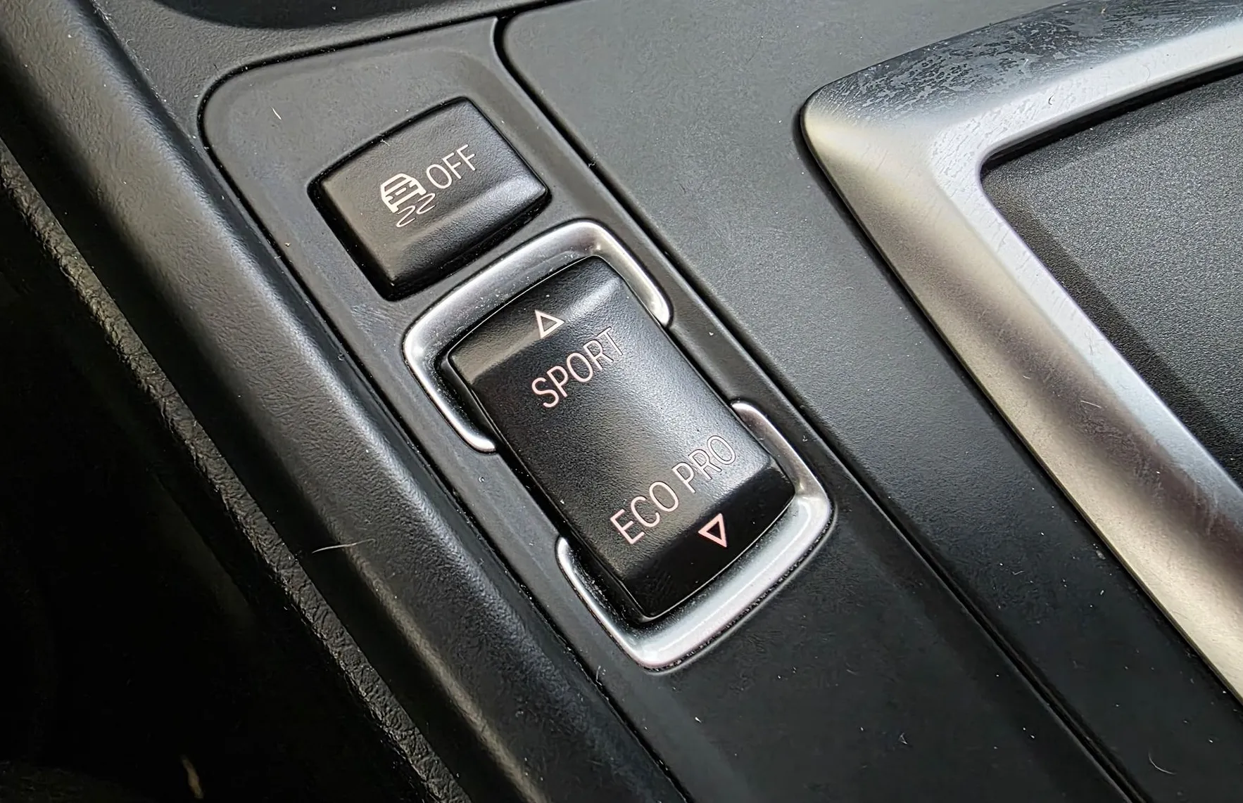 Zunanja slika - BMW Serija 3 - : 330i xDrive Sport Line- LED - VEL.NAVI - AMBI -PDC - 16