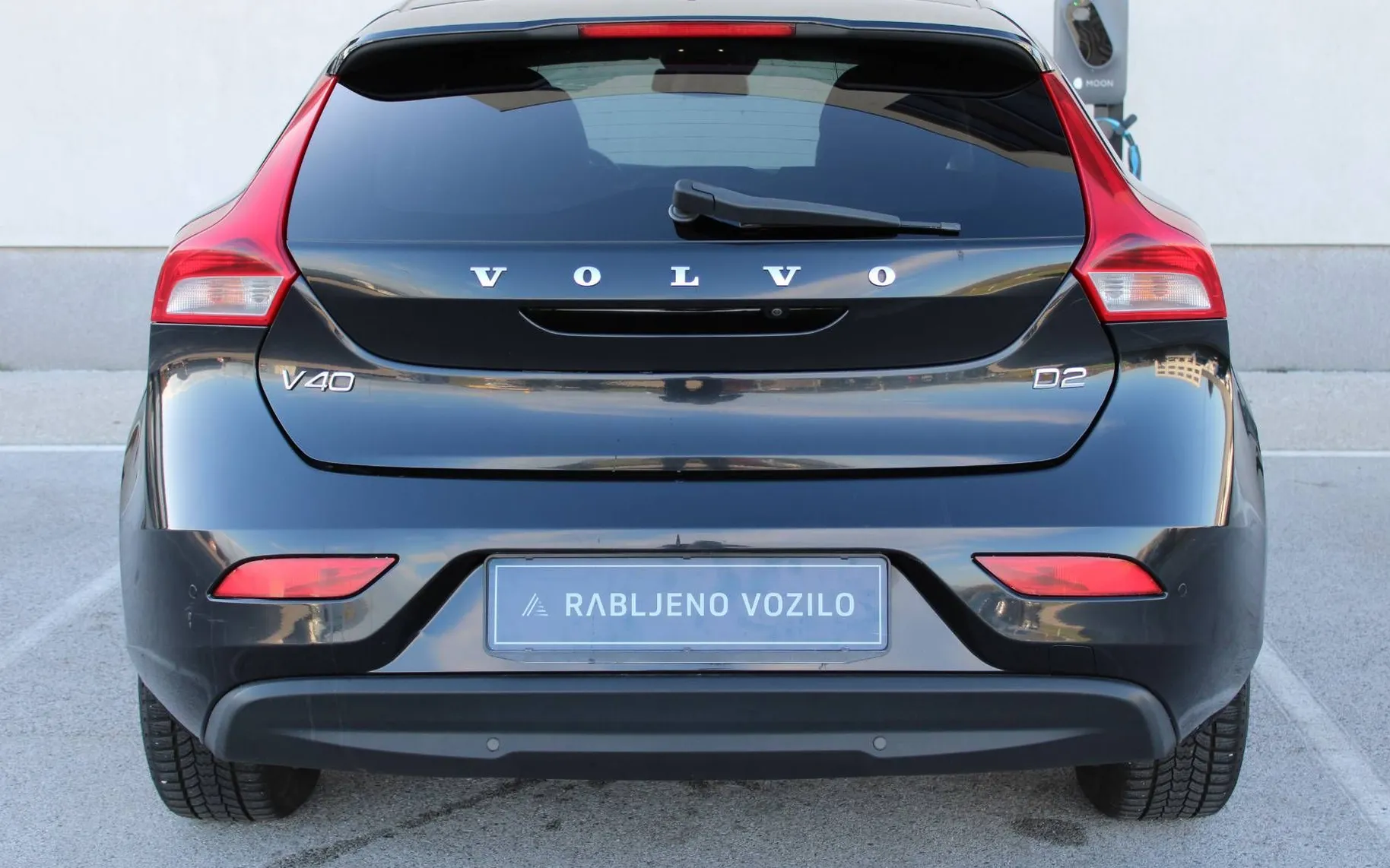 Zunanja slika - Volvo V40 - D2 Momentum PANO KAMERA NAVI PDC AVTO.KLIMA... - 3