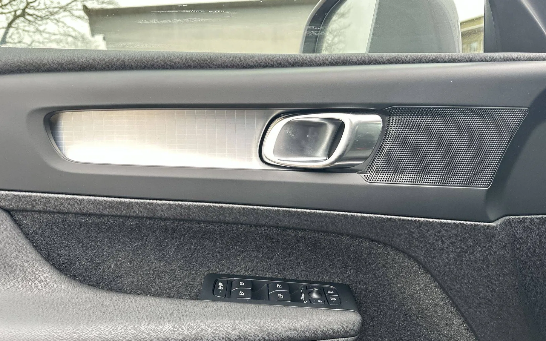 Notranja slika - Volvo XC40 - B3 P Core AT DCT 3 leta garancije + 3 servisi... - 27