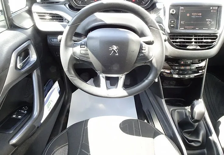 Zunanja slika - Peugeot 2008 - 1.2 - VELIKI SERVIS - 1. LASTNIK - FINANCIRANJE - 8