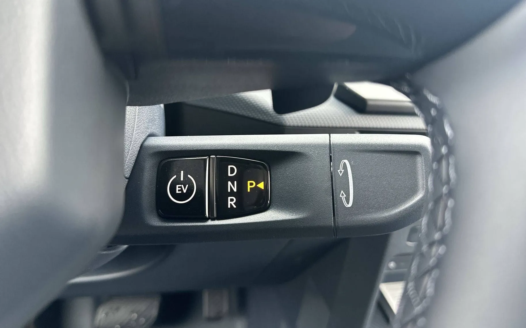 Notranja slika - KIA PV5 - 71.2 kWh baterija 120 kW  163 KS  Quantum... - 18