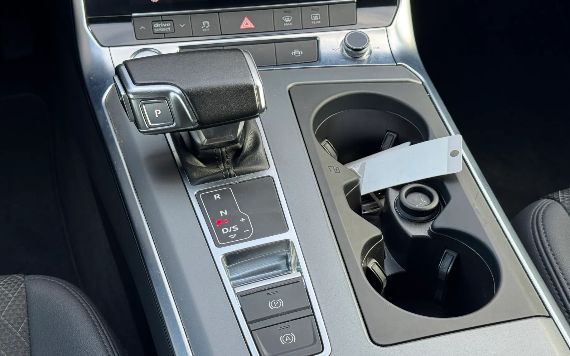 Notranja slika - Audi A6 - Avant 45 TDI quattro Tiptronic - 9